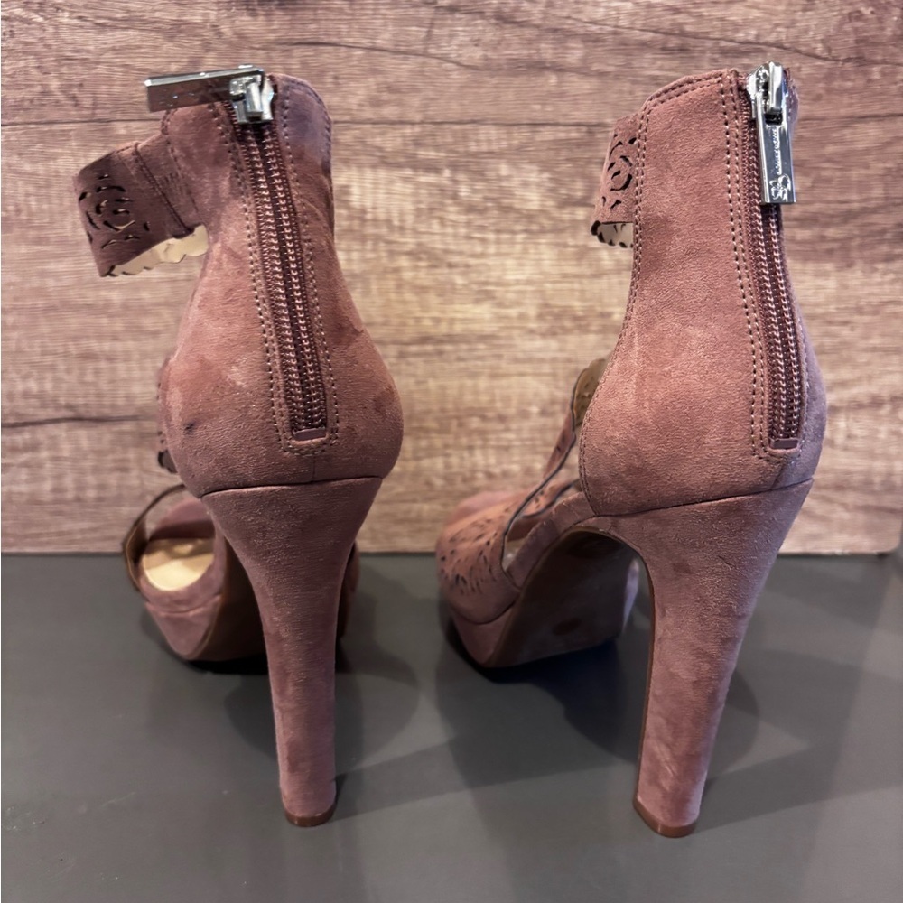 Jessica Simpson Mauve Cutout Heels - Picture 2 of 6